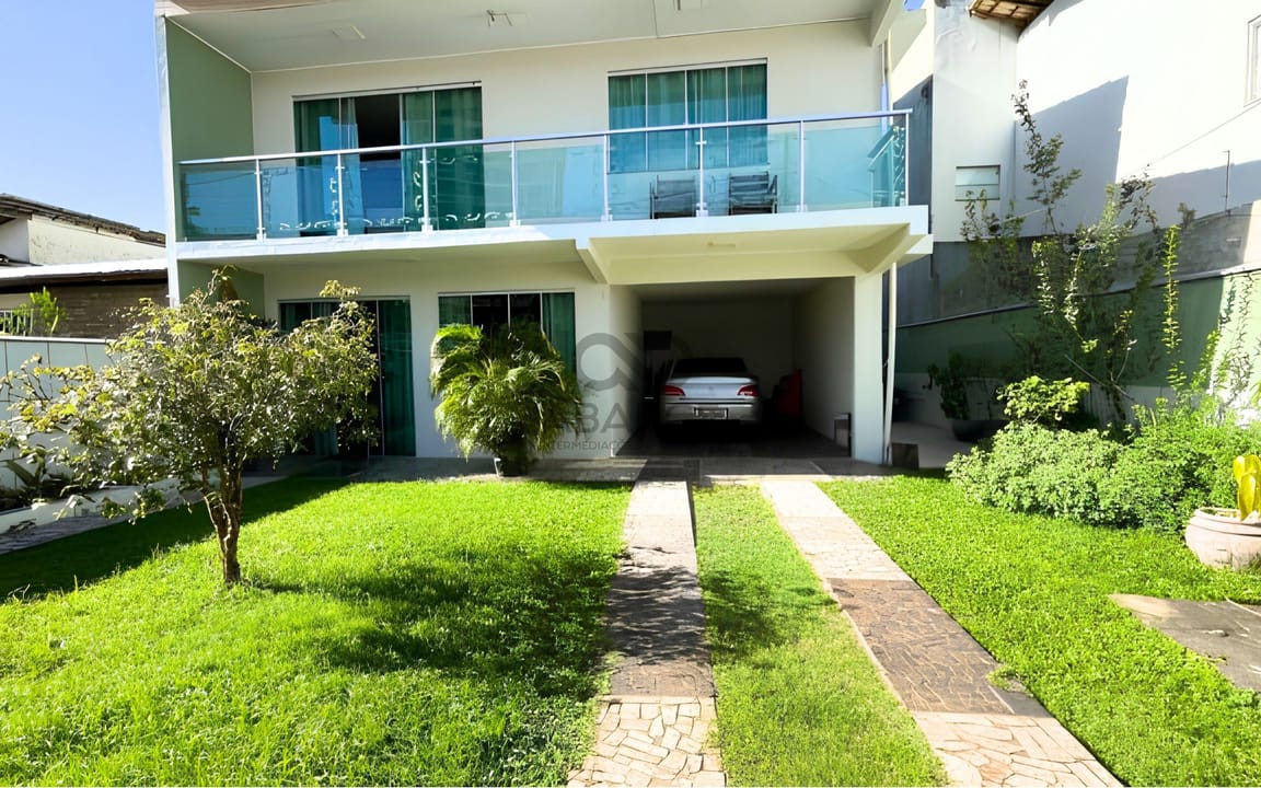CASA RESIDENCIAL 5 DORMS SENDO 3 SUÍTES  -  JARDIM SAVÓIA  -  ILHÉUS/BA