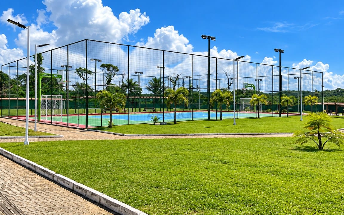 Complexo desportivo ao ar livre geschniegelt.jpg
