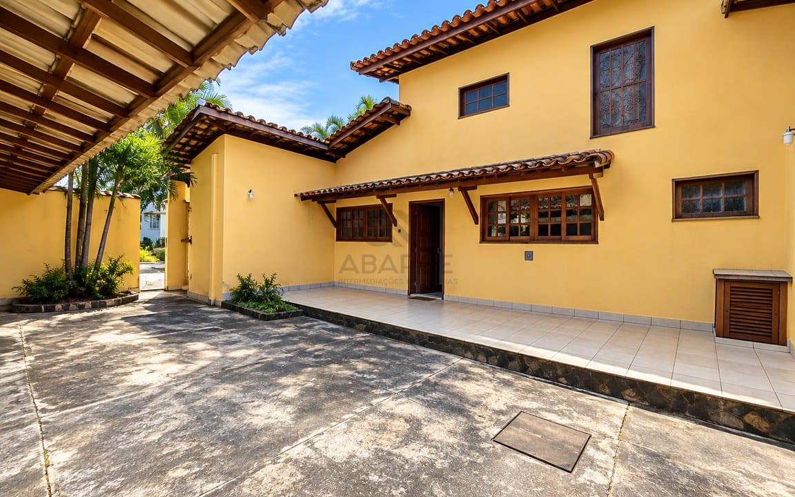 CASA RESIDENCIAL 3 DORMS SENDO 1 SUÍTE - LOT. PÉROLA DO MAR - ILHÉUS/BA