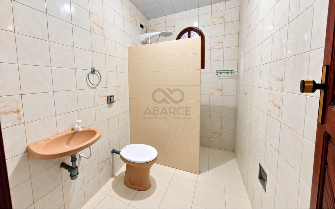 CASA RESIDENCIAL 4 DORMS SENDO 2 SUÍTES  -  SÃO MIGUEL -   ILHÉUS/BA - Imagem 4