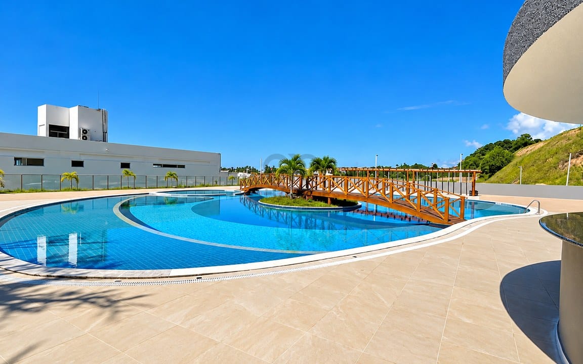 Piscina Tropical com Ponte de Madeira.jpg
