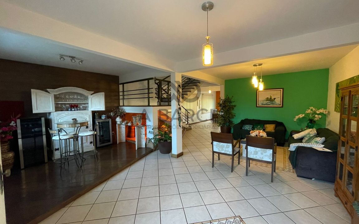 CASA RESIDENCIAL 4 DORMS SENDO 2 SUÍTES –  OUTEIRO - ILHÉUS/BA - Imagem 1