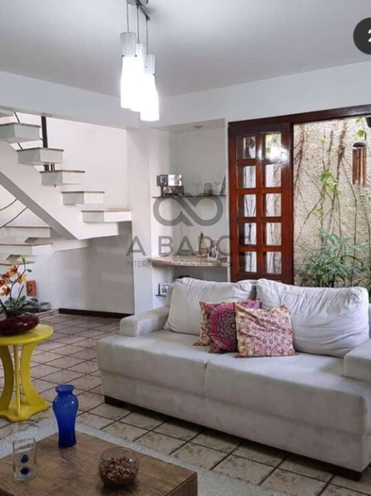 CASA 3 DORMS SENDO 1 SUÍTE E 1 PONTO COMERCIAL - PONTAL - ILHÉUS/BA - Imagem 1