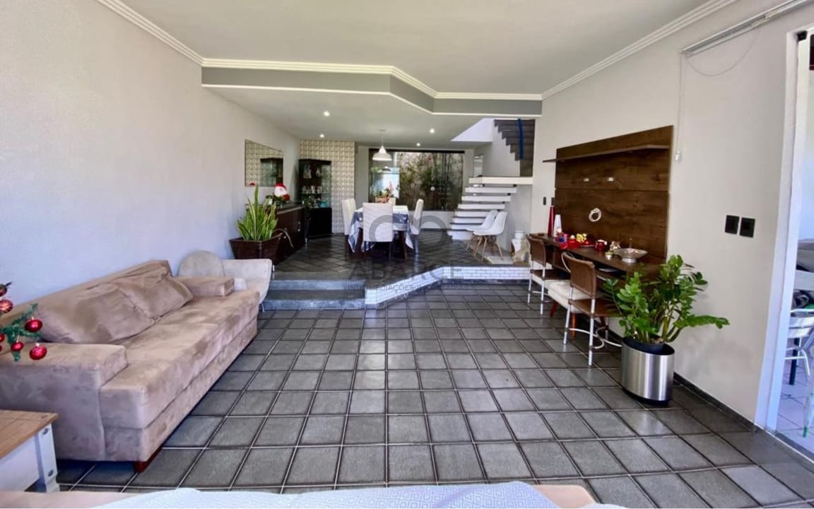 CASA RESIDENCIAL 4 DORMS SENDO 2 SUÍTES - SÃO FRANCISCO - ILHÉUS/BA - Imagem 2
