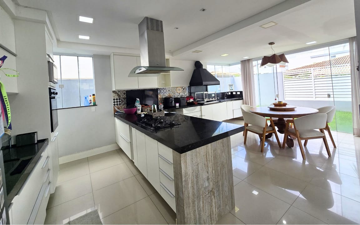 CASA RESIDENCIAL 3 SUÍTES  -  COND. ALDEIA ATLÂNTIDA  -  ILHÉUS/BA - Imagem 4
