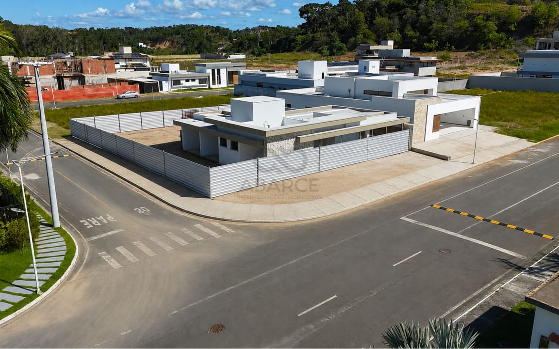CASA RESIDENCIAL 3 SUÍTES -  COND. ALPHAPARK - ILHÉUS/BA - Imagem 2